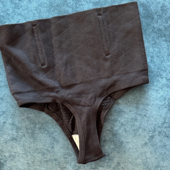 High-Waist Black Shapewear - Picture 2 of 2